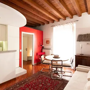 Anfiteatro In Brera Milan